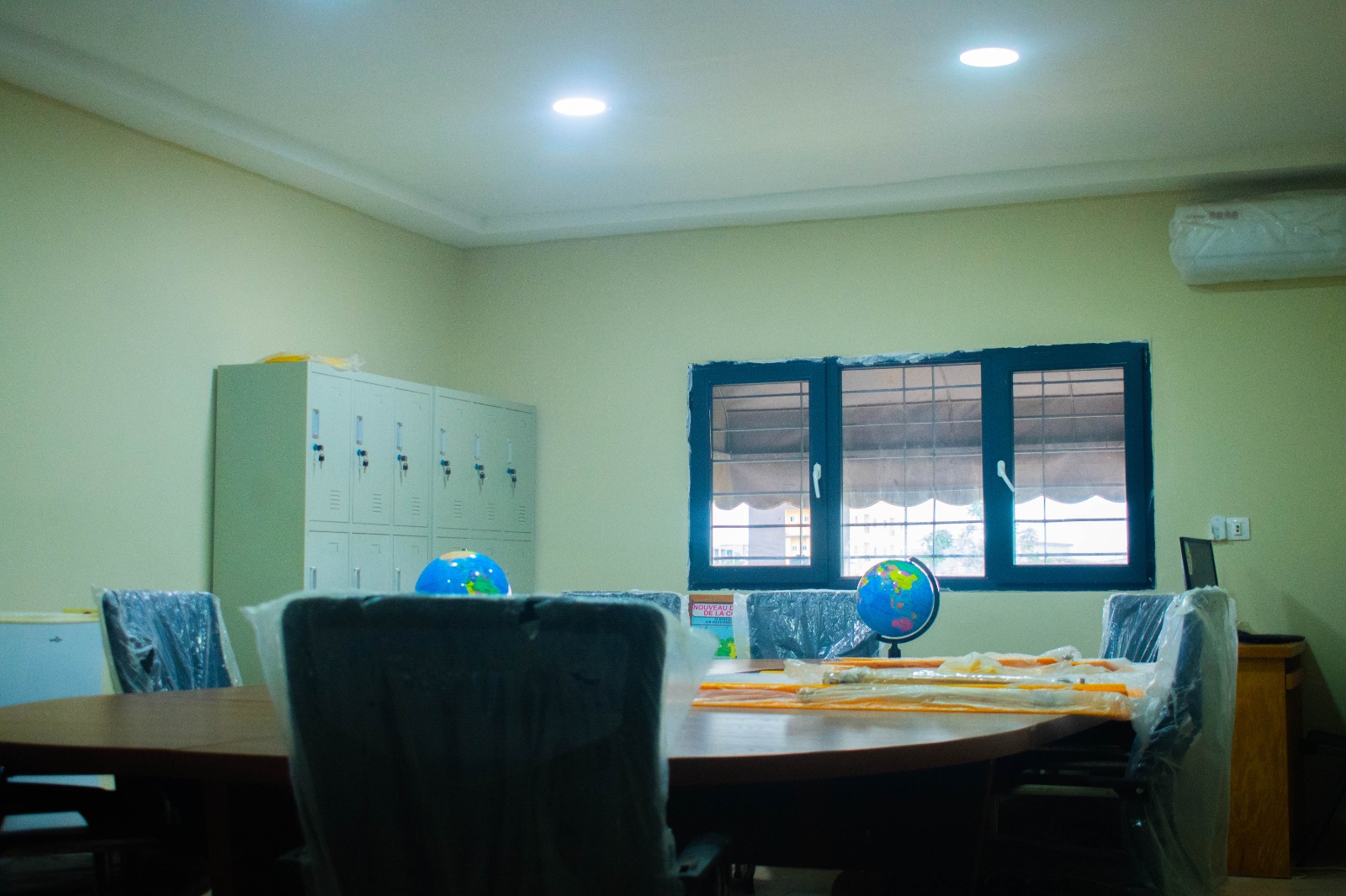 SALLE DES PROFS ÉQUIPÉE