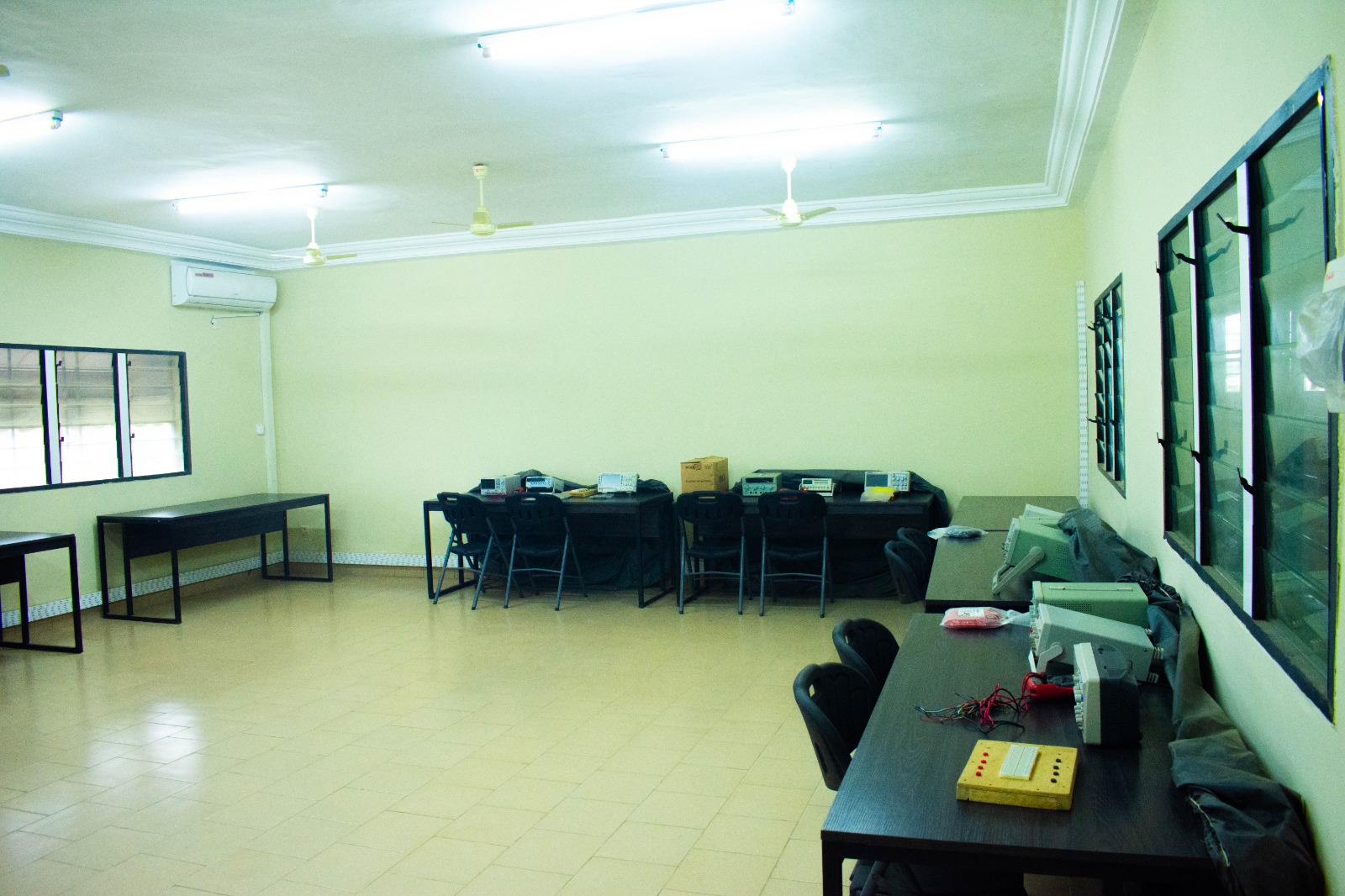 MATÉRIELS ELECTRONIQUE AU POINT